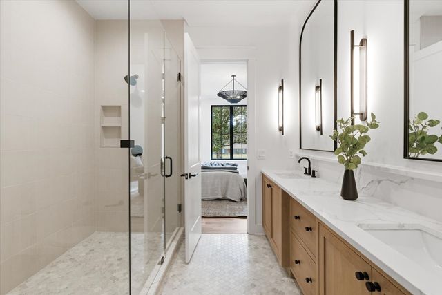 818 Brentview Dr, Nashville, TN 37220