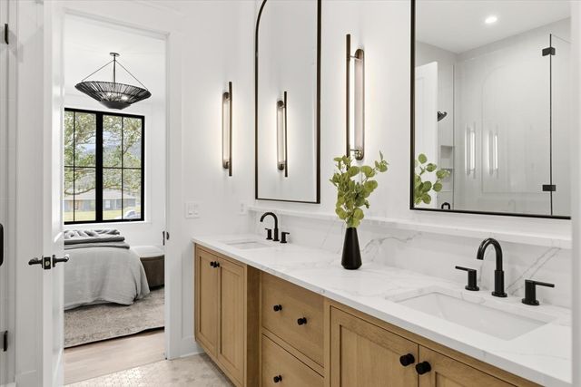 818 Brentview Dr, Nashville, TN 37220