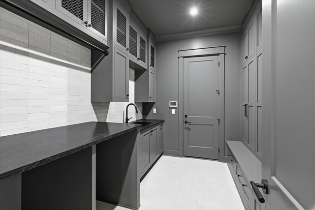 818 Brentview Dr, Nashville, TN 37220