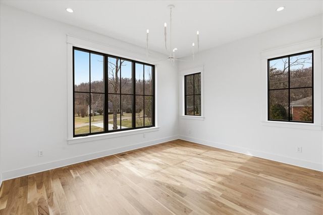 818 Brentview Dr, Nashville, TN 37220