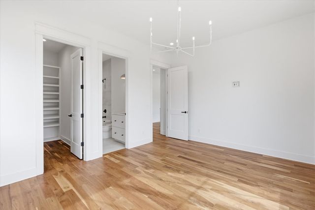 818 Brentview Dr, Nashville, TN 37220