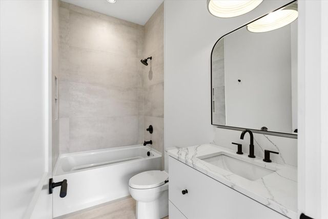 818 Brentview Dr, Nashville, TN 37220