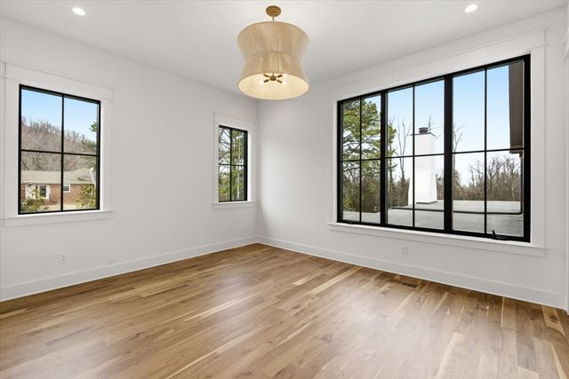 818 Brentview Dr, Nashville, TN 37220