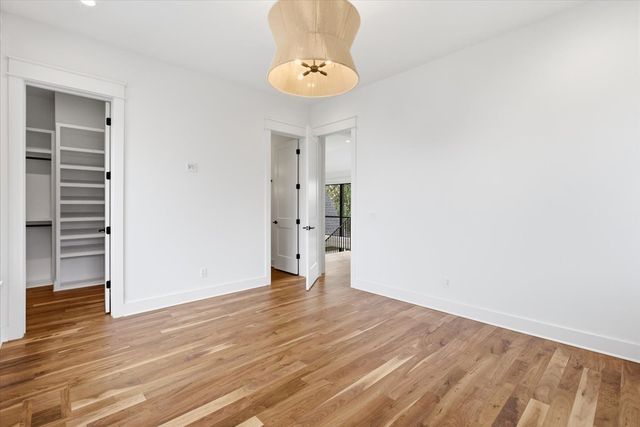 818 Brentview Dr, Nashville, TN 37220