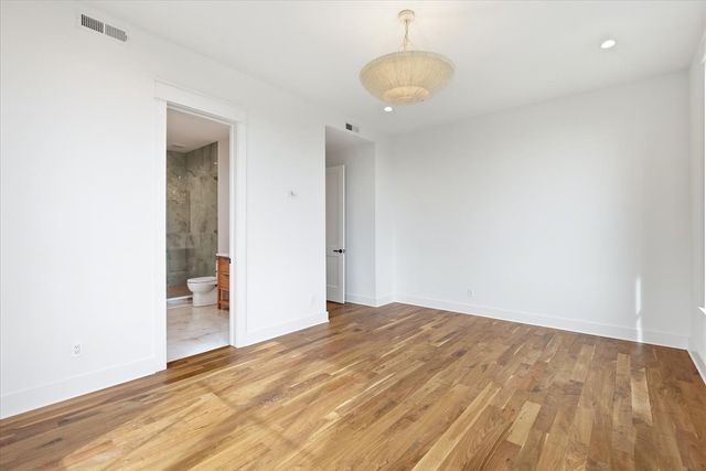 818 Brentview Dr, Nashville, TN 37220