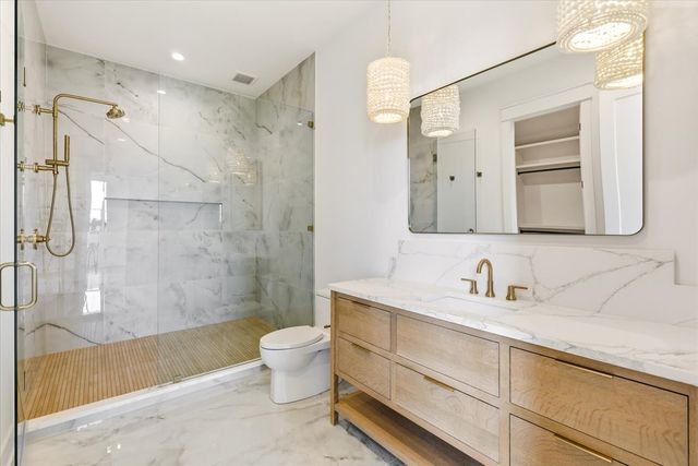 818 Brentview Dr, Nashville, TN 37220