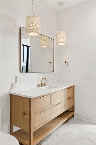 818 Brentview Dr, Nashville, TN 37220