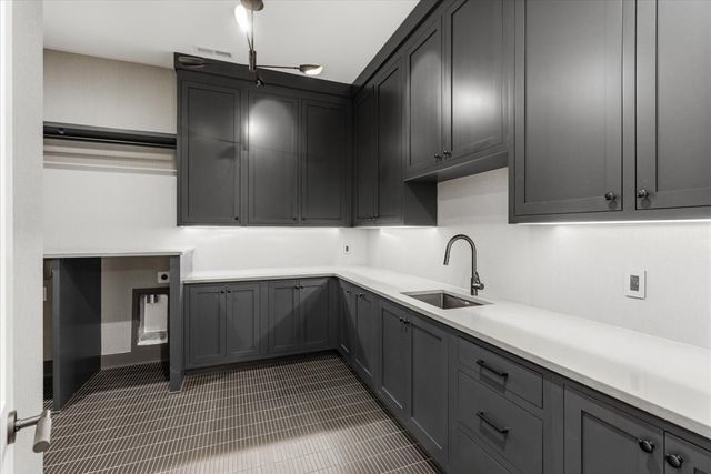 818 Brentview Dr, Nashville, TN 37220