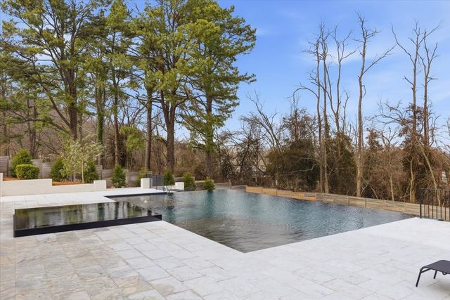 818 Brentview Dr, Nashville, TN 37220