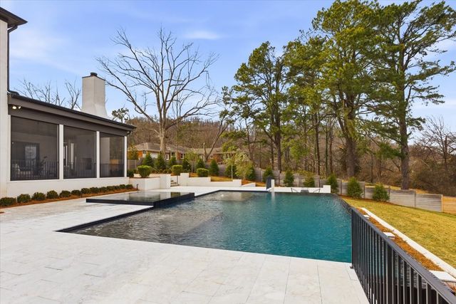 818 Brentview Dr, Nashville, TN 37220