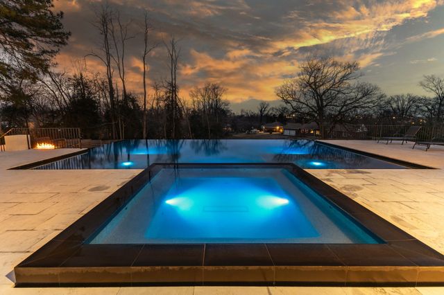 818 Brentview Dr, Nashville, TN 37220