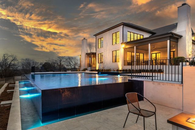 818 Brentview Dr, Nashville, TN 37220