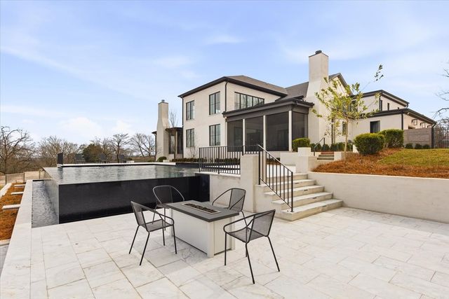 818 Brentview Dr, Nashville, TN 37220