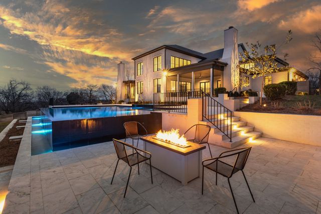 818 Brentview Dr, Nashville, TN 37220