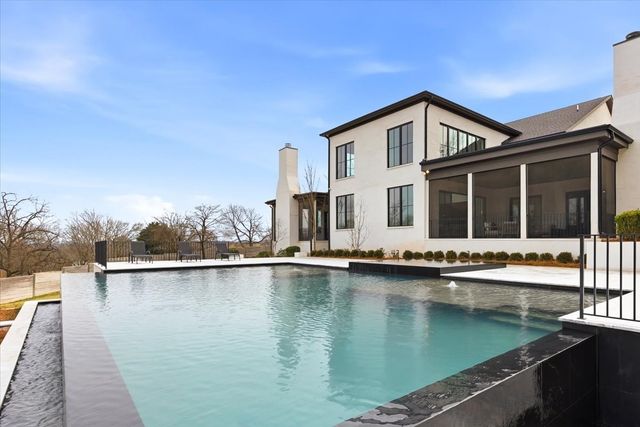 818 Brentview Dr, Nashville, TN 37220