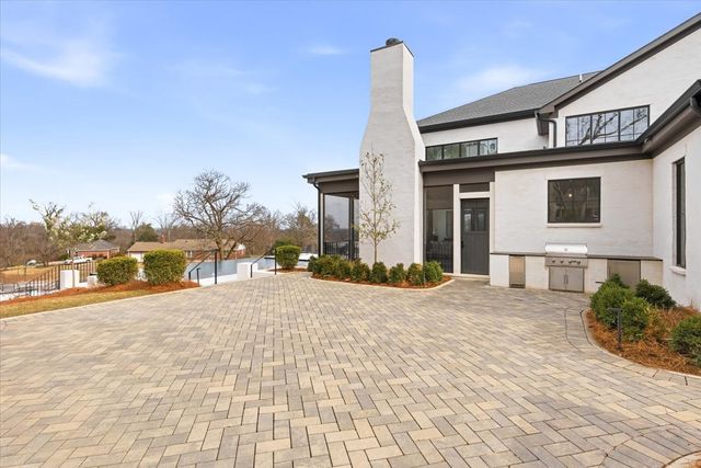 818 Brentview Dr, Nashville, TN 37220