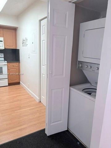 3300 NE 191st St 702, Aventura, FL 33180