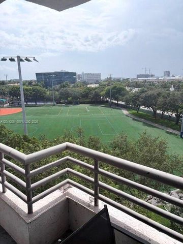 3300 NE 191st St 702, Aventura, FL 33180