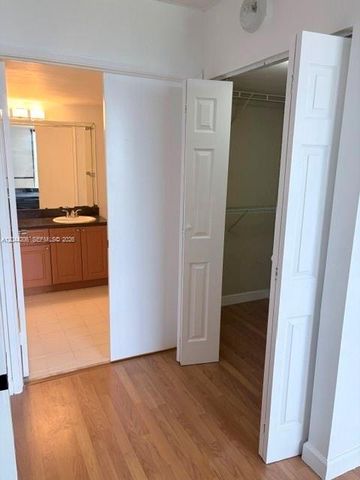 3300 NE 191st St 702, Aventura, FL 33180