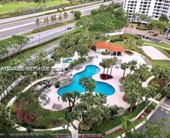 3300 NE 191st St 702, Aventura, FL 33180