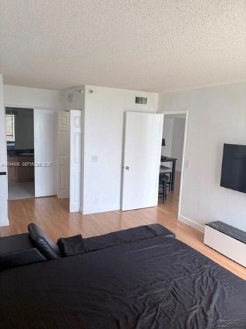 3300 NE 191st St 702, Aventura, FL 33180