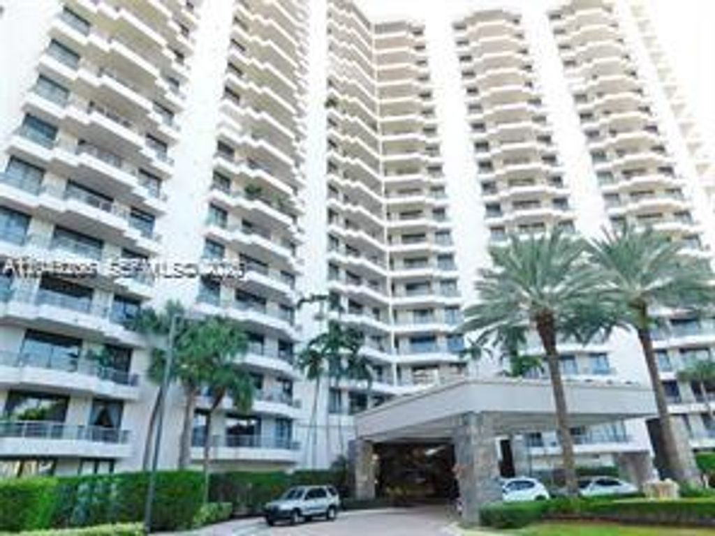 3300 NE 191st St 702, Aventura, FL 33180