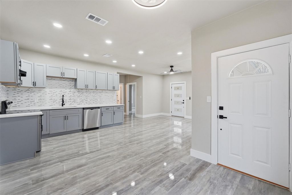 1914 Leath Street, Dallas, TX 75212