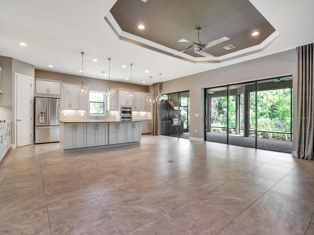 Image 11 of property listing at 20003 UMBRIA HILL DRIVE, Tampa, FL 33647