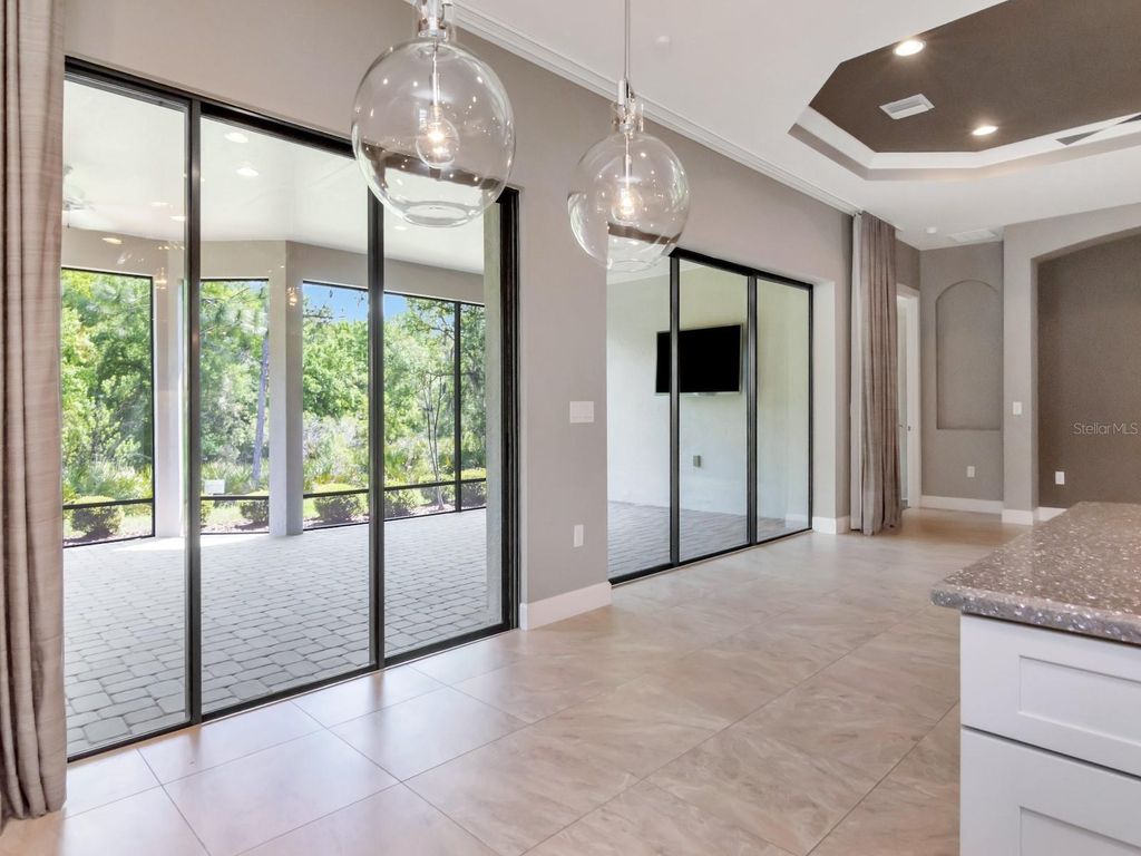 Image 17 of property listing at 20003 UMBRIA HILL DRIVE, Tampa, FL 33647