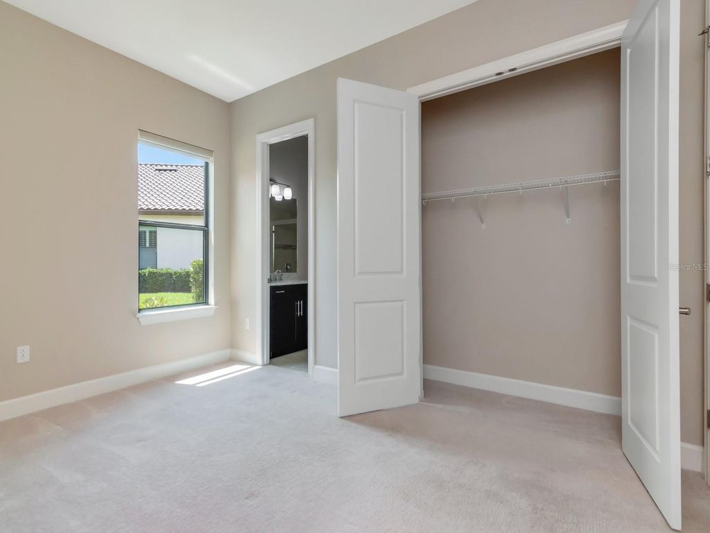 Image 29 of property listing at 20003 UMBRIA HILL DRIVE, Tampa, FL 33647