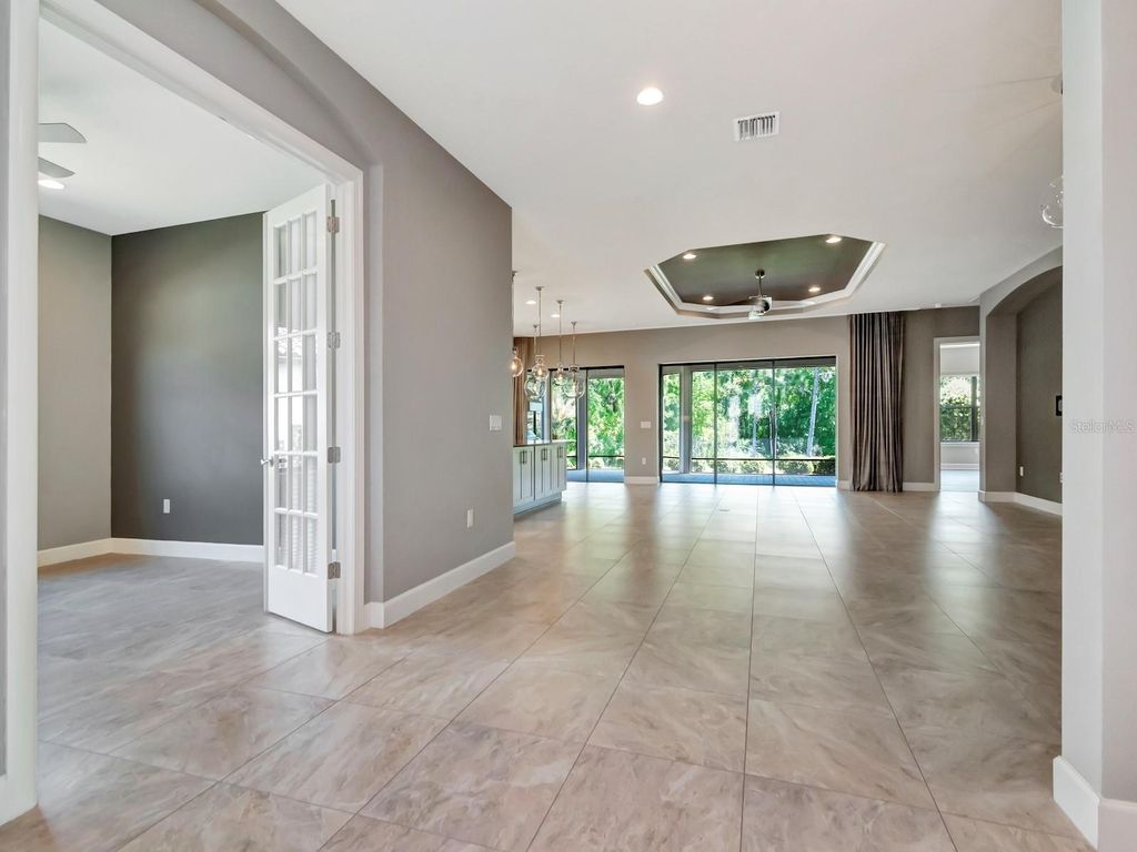 Image 4 of property listing at 20003 UMBRIA HILL DRIVE, Tampa, FL 33647
