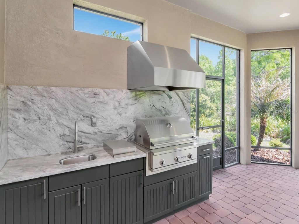 Image 32 of property listing at 20003 UMBRIA HILL DRIVE, Tampa, FL 33647