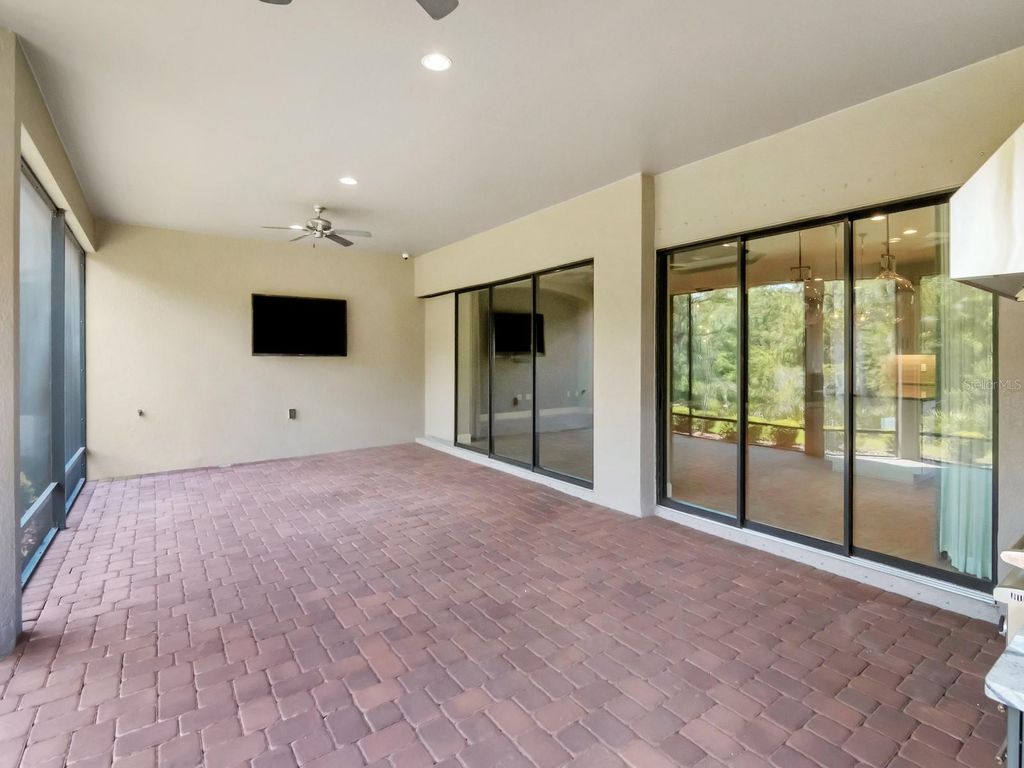 Image 35 of property listing at 20003 UMBRIA HILL DRIVE, Tampa, FL 33647