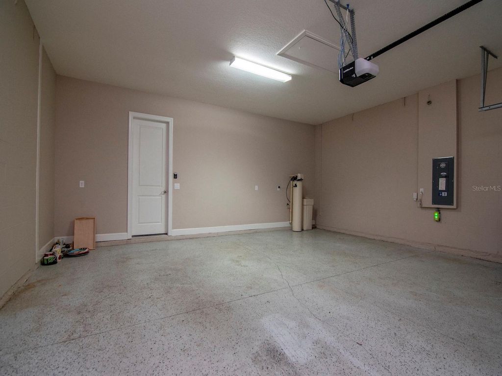 Image 39 of property listing at 20003 UMBRIA HILL DRIVE, Tampa, FL 33647