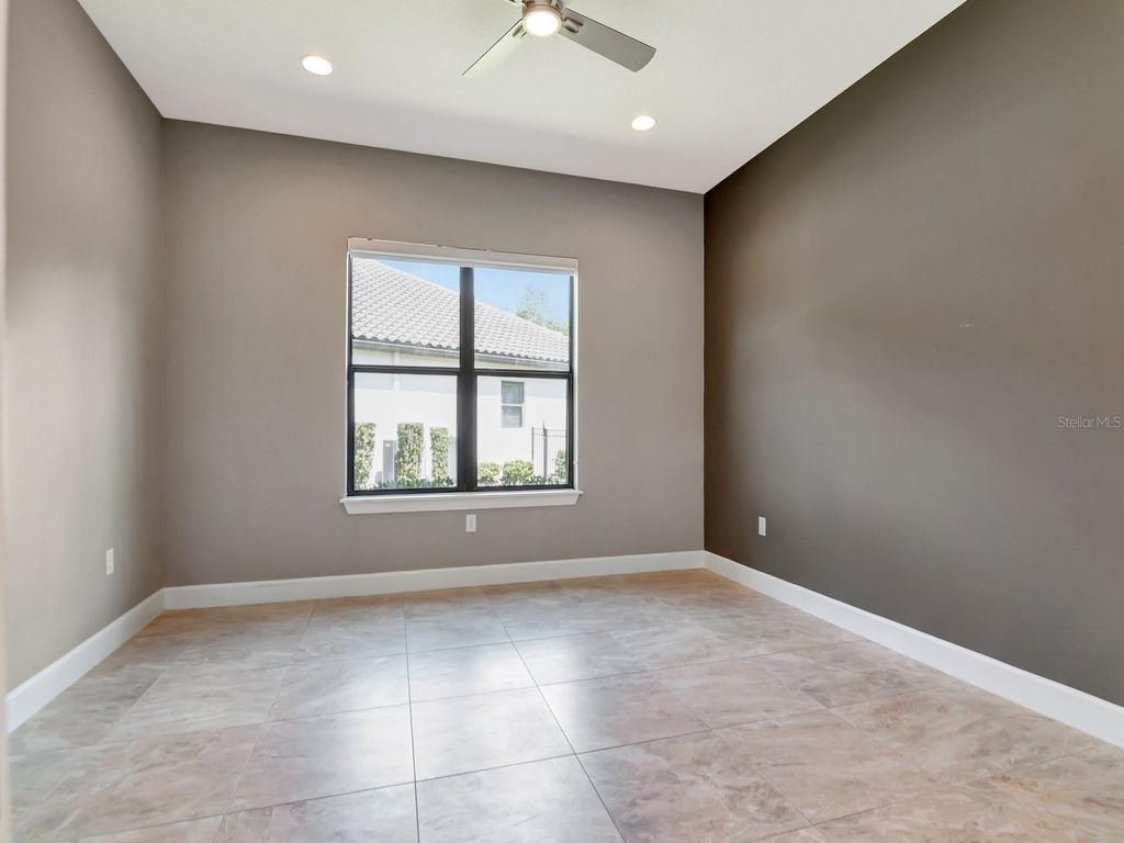 Image 6 of property listing at 20003 UMBRIA HILL DRIVE, Tampa, FL 33647