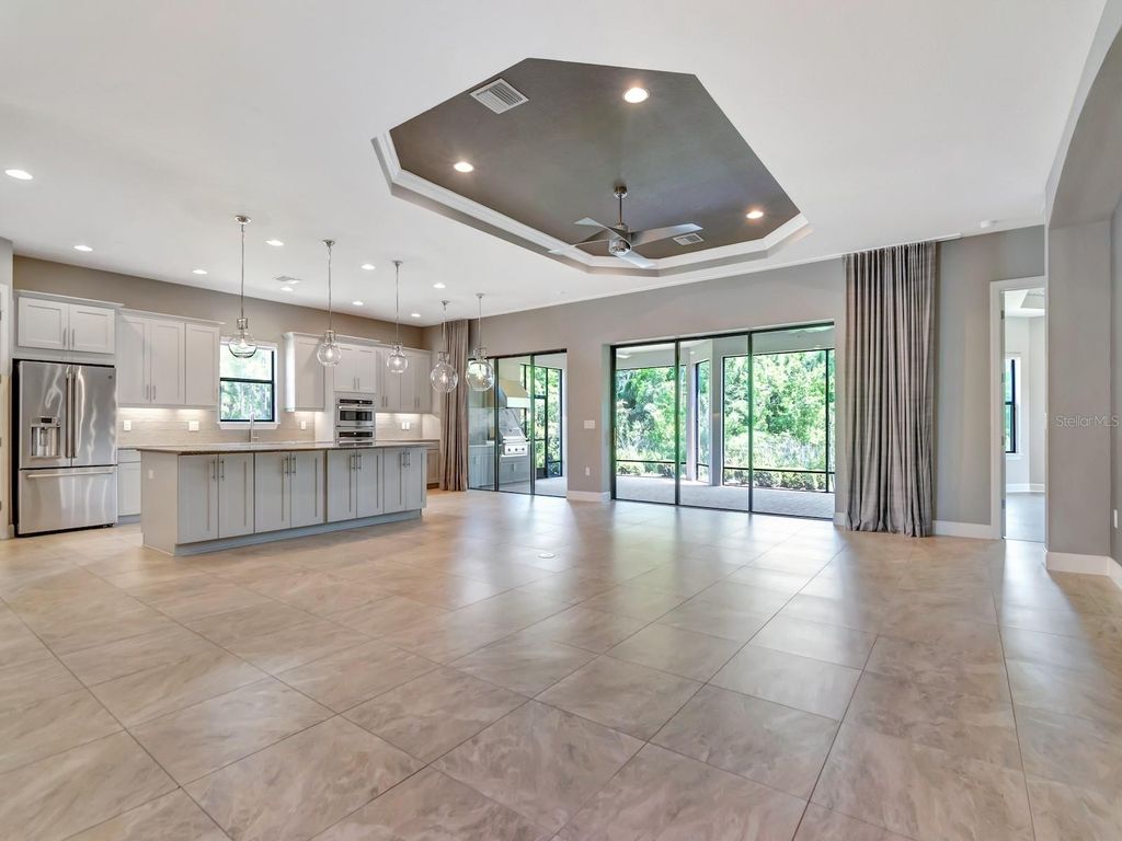 Image 7 of property listing at 20003 UMBRIA HILL DRIVE, Tampa, FL 33647