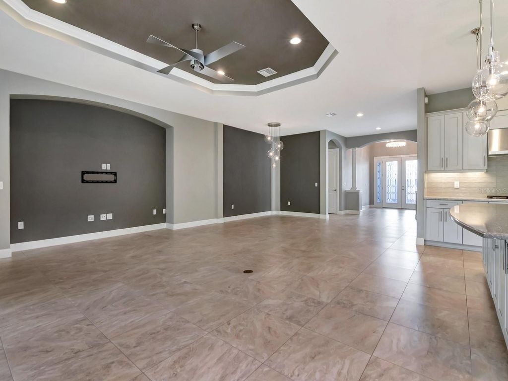 Image 9 of property listing at 20003 UMBRIA HILL DRIVE, Tampa, FL 33647
