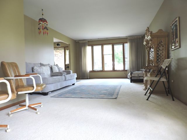 6931 Coachwood Trail, Tinley Park, IL 60477