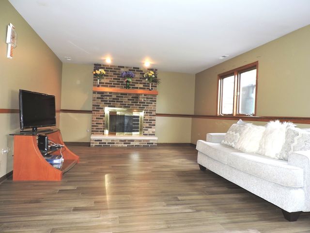 6931 Coachwood Trail, Tinley Park, IL 60477