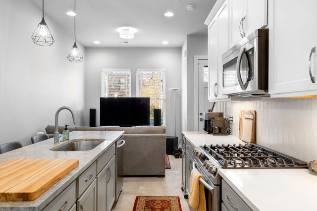 707 26th Ave N Apt 3, Nashville, TN 37208