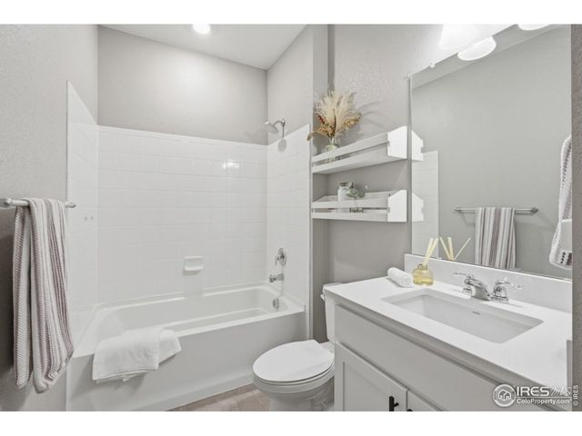 1572 Illingworth Dr, Windsor, CO 80550