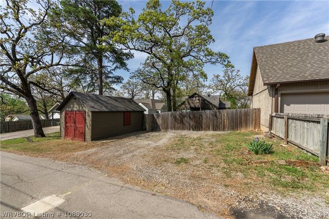 2216 S X Street, Fort Smith, AR 72901