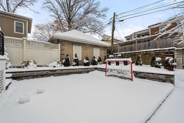 116 Thorndike St 2B, Brookline, MA 02446