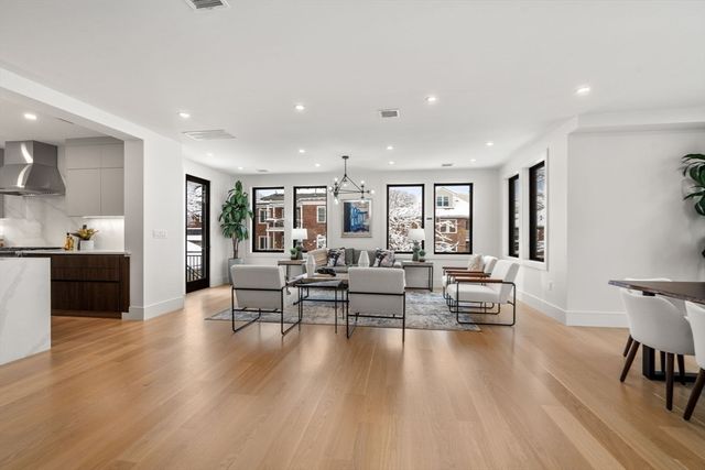 116 Thorndike St 2B, Brookline, MA 02446