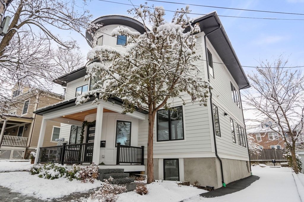 116 Thorndike St 2B, Brookline, MA 02446