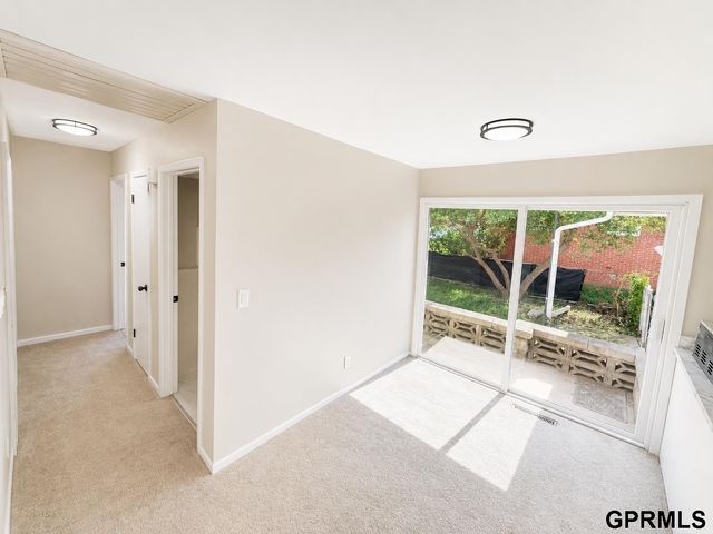 7130 Englewood Drive, Lincoln, NE 68510