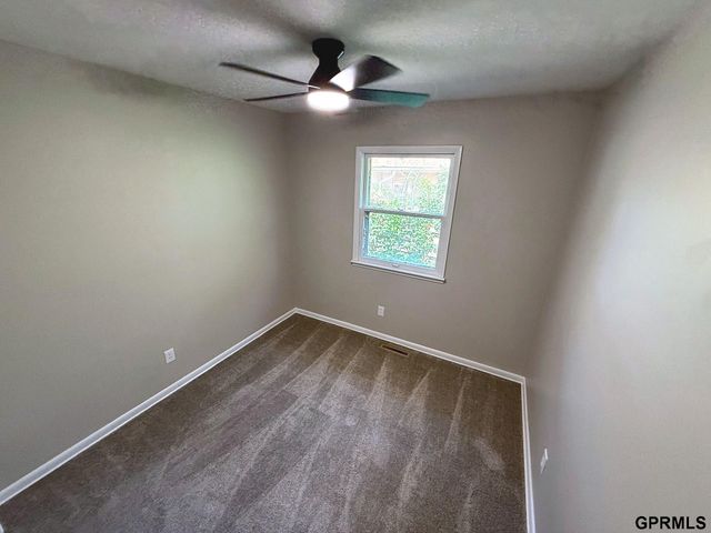 7130 Englewood Drive, Lincoln, NE 68510
