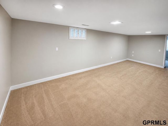 7130 Englewood Drive, Lincoln, NE 68510