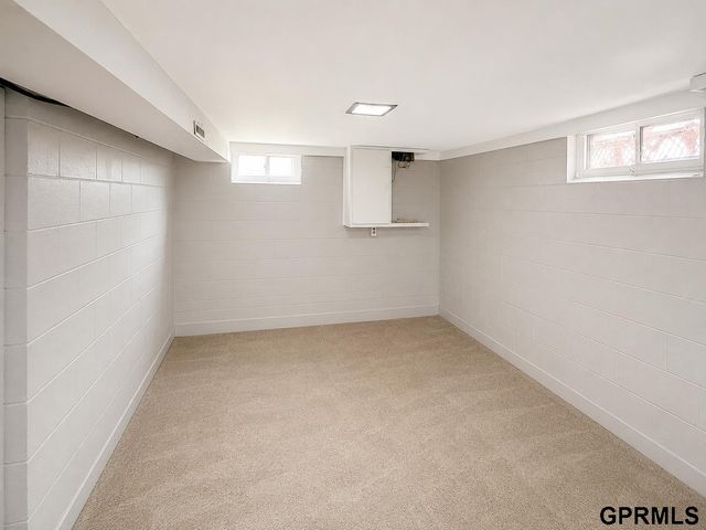 7130 Englewood Drive, Lincoln, NE 68510