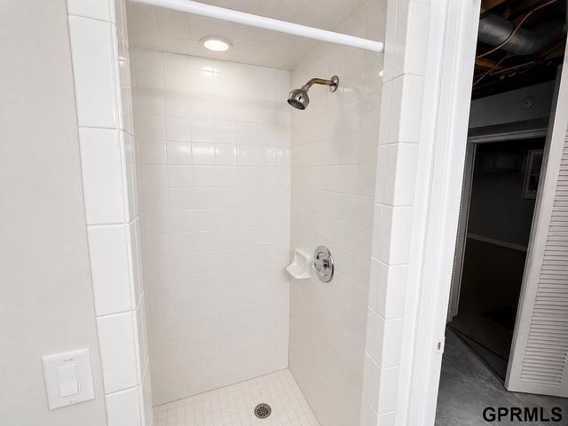 7130 Englewood Drive, Lincoln, NE 68510